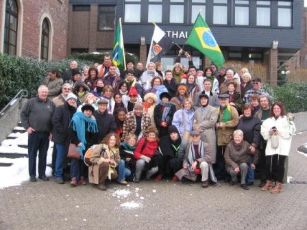 Die Brasilianische Musikgruppe EXPRESSO25 am 6.2.2006 vor dem Rathaus in Rheinbllen